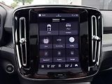 Volvo XC40 B4 FWD // ULTRA // REZERVACE - náhled 32