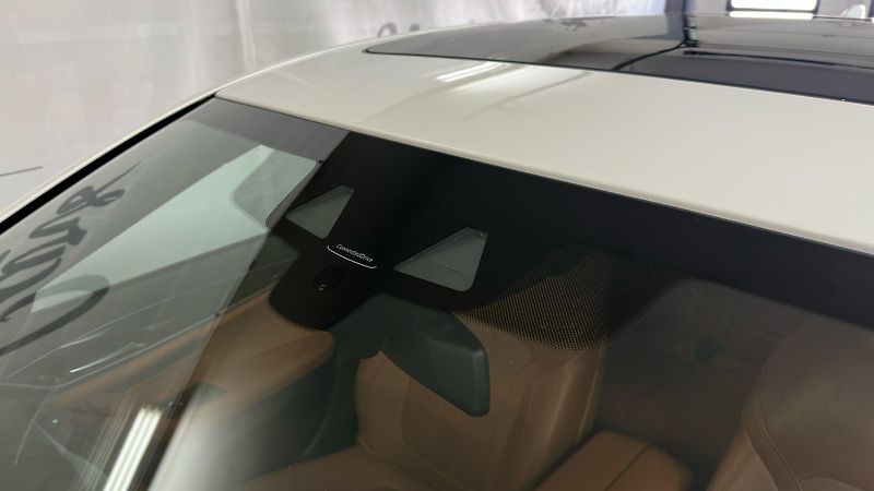 BMW Řada 5 XDIRVE/SPORT LINE/2 SADY GUM - fotka 19 z 55