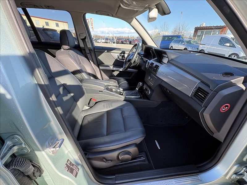 Mercedes-Benz GLK 3,0 350CDi 165kW 4M,Xenon,Kůže - fotka 27 z 36