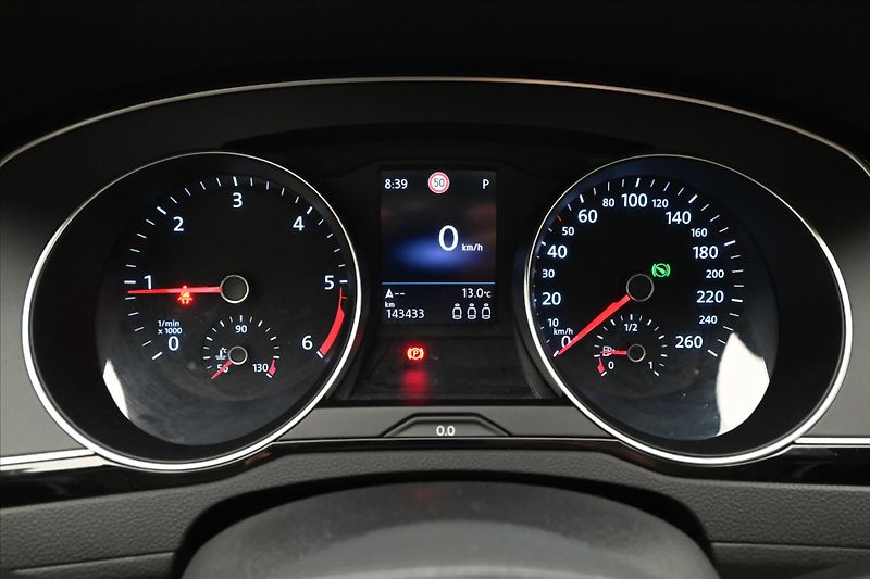 Volkswagen Passat 2,0 TDI 110kW DSG Business Zár - fotka 16 z 32