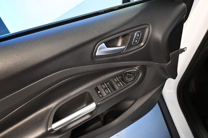 Ford Kuga (2018) 1.5 Cool  Connect ECOBOOST - fotka 13 z 24