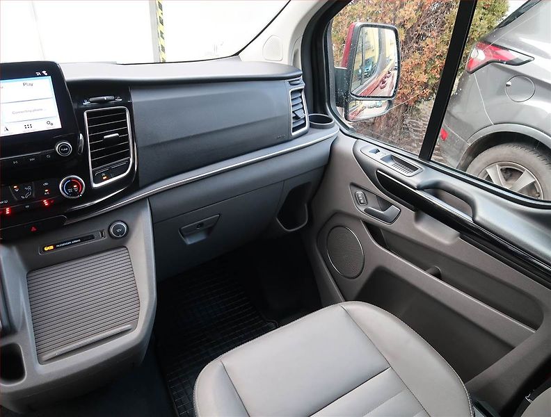 Ford Tourneo Custom (2019) Titanium 2.0 EcoBlue, ČR, 1Maj - fotka 8 z 24