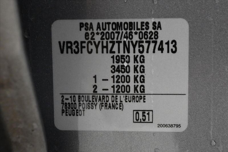 Peugeot 308 1,5 BlueHDI 96 kW ALLURE AT8 Z - fotka 12 z 31