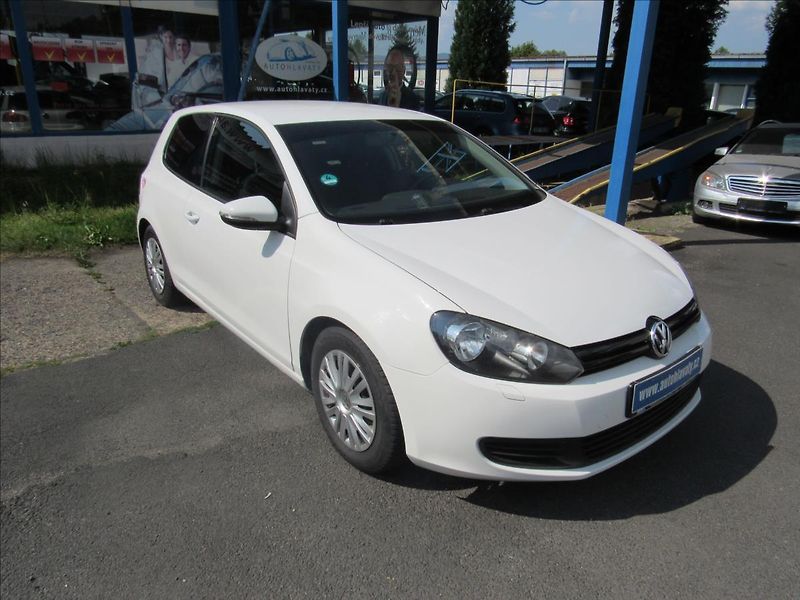 Volkswagen Golf 1,4 i 59kW - fotka 3 z 29