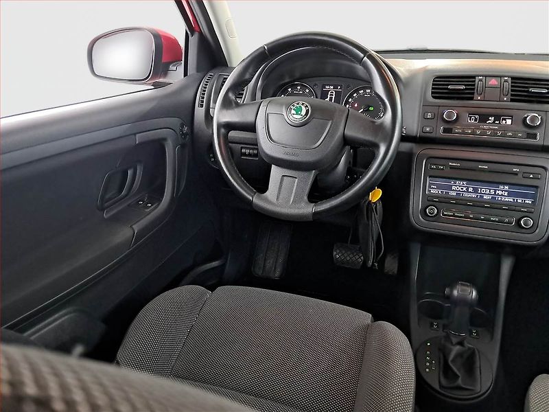 Škoda Fabia (2012) 1.2 TSI, Automat, Tempomat - fotka 7 z 18