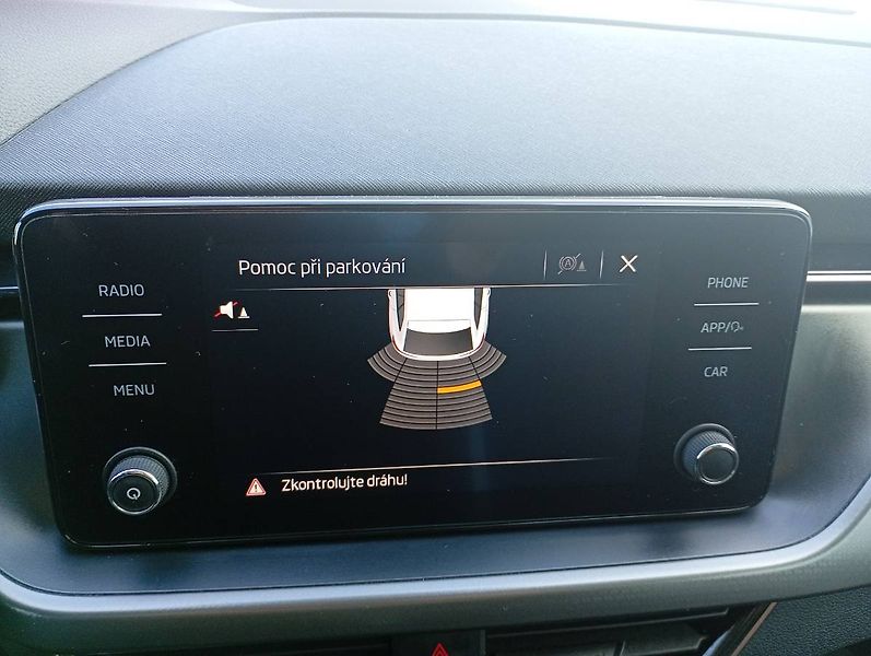 Škoda Scala (2019) 1.5 TSI Style LED tažné - fotka 9 z 35