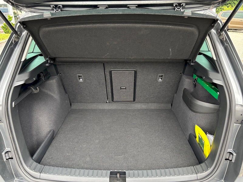 Škoda Karoq (2025) SELECTION 1.5 TSI 110 kW A7F - fotka 12 z 31
