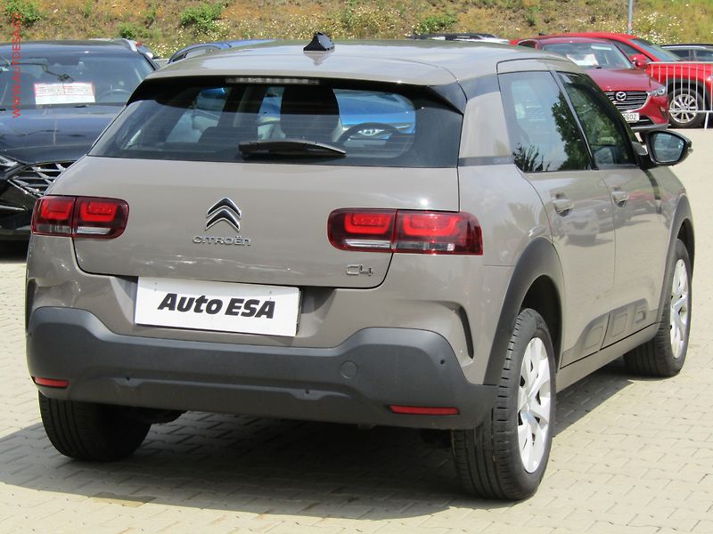 Citroën C4 Cactus (2018) 1.2 PT, ČR, servis.kniha - fotka 6 z 16