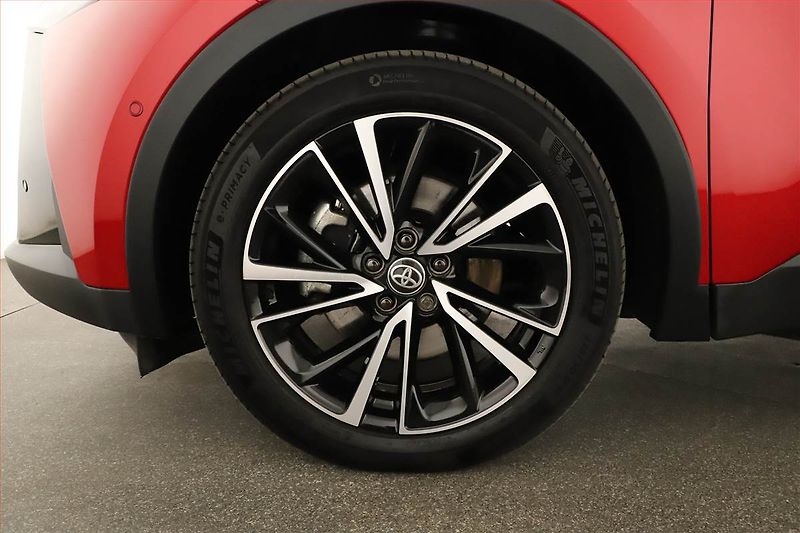 Toyota C-HR (2025) 2.0 Plug-in - fotka 28 z 30