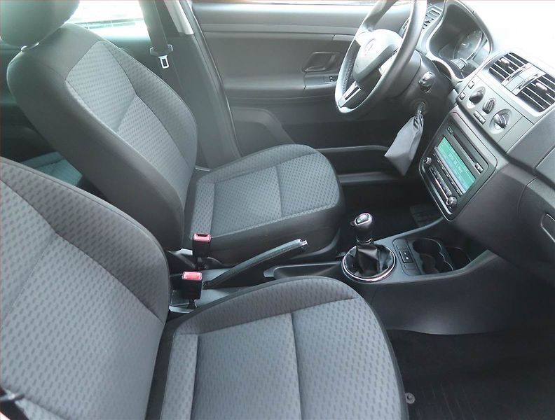Škoda Roomster (2013) Ambition 1.2 TSI, ČR,1.maj - fotka 9 z 13