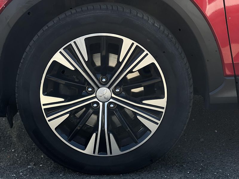Mitsubishi Eclipse Cross (2020) 1.5 T-MIVEC 120KW - fotka 21 z 24