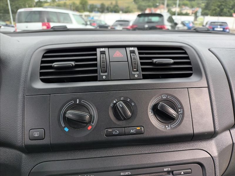 Škoda Fabia 1,2 TSI,KLIMA,TZ,VÝHŘEV,KOLA - fotka 28 z 46