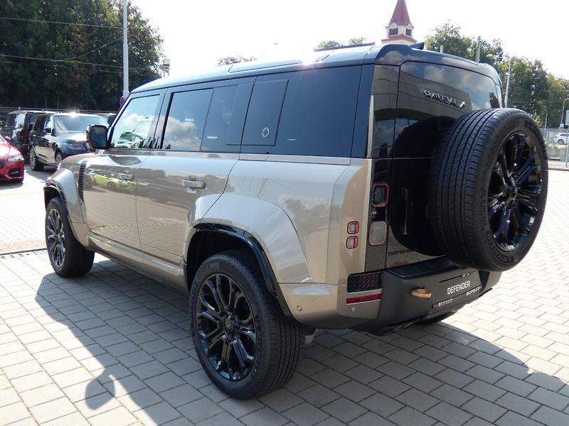 Land Rover Defender 110 4,4 OCTA P635 - fotka 8 z 46