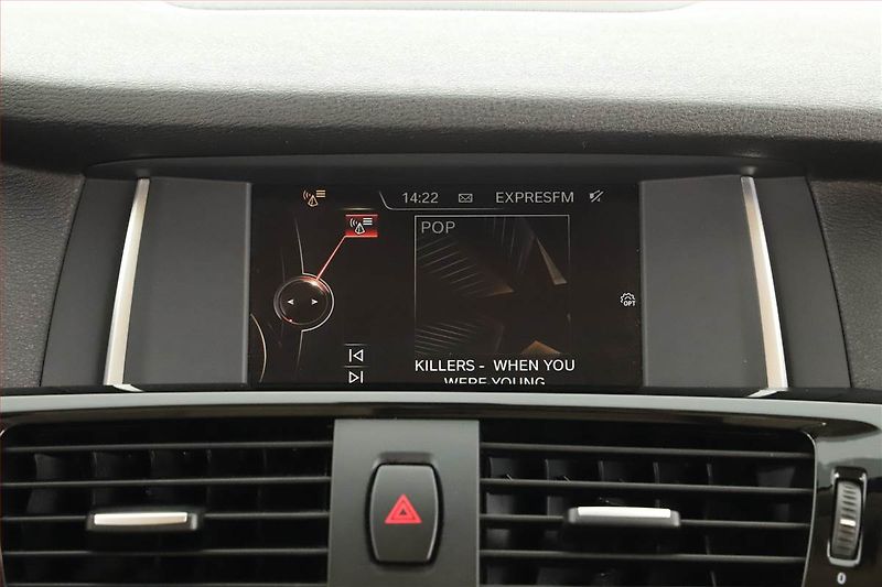BMW X3 (2015) xDrive20i, 4X4, Automat - fotka 13 z 19