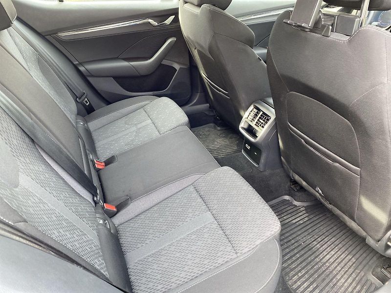 Škoda Octavia (2023) 2.0 TDI Style - fotka 9 z 35
