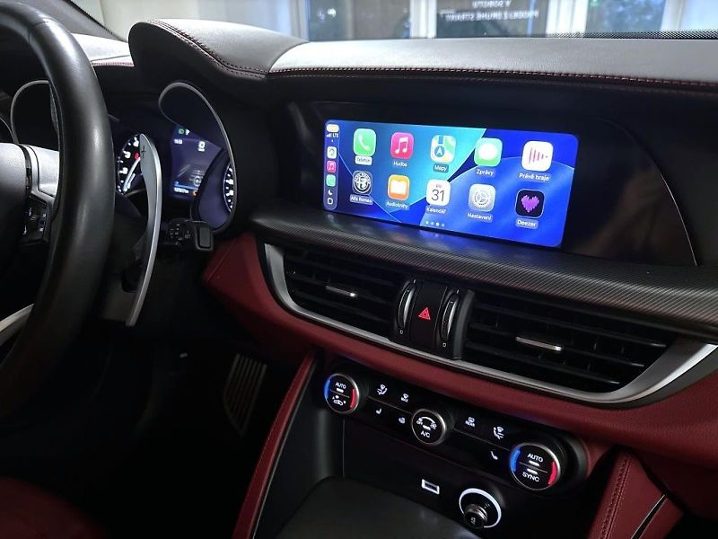 Alfa Romeo Stelvio (2020) 2.0T 280k AT8 ZF Q4 4x4 Veloce - fotka 11 z 18