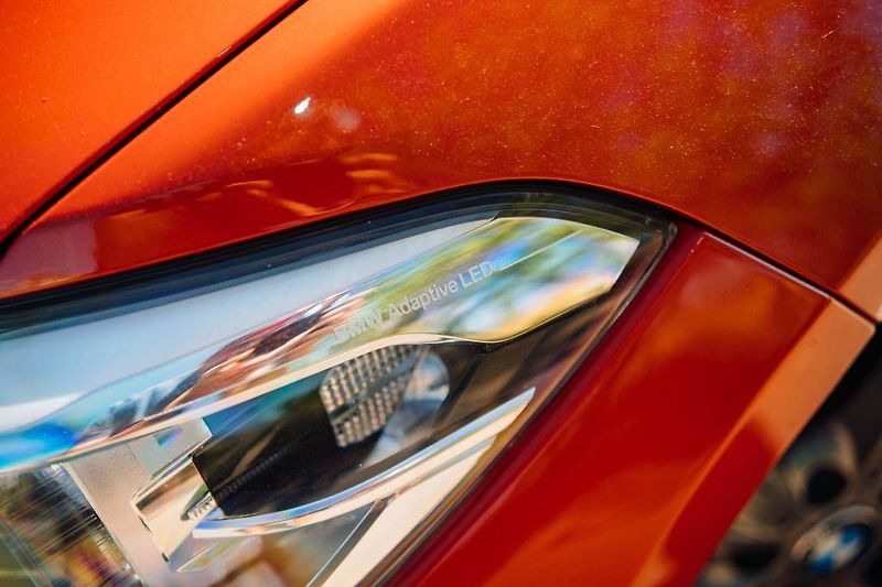 BMW Řada 1 (2016) M140i xDrive - fotka 8 z 31