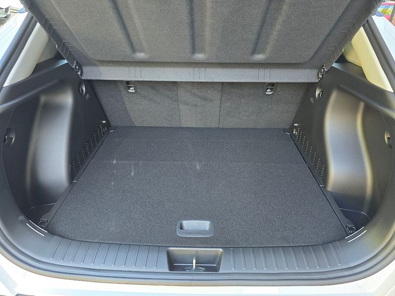 Hyundai Kona (2026) 64.8kwh Smart Range Clima - fotka 25 z 25