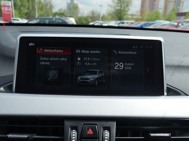 BMW X1 (2020) 2.0D 2.0 xDrive18d, ČR, AT - fotka 12 z 17