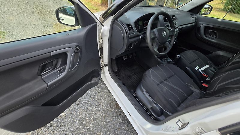 Škoda Roomster 1.4 16V FRESH 1MAJITEL - fotka 25 z 39