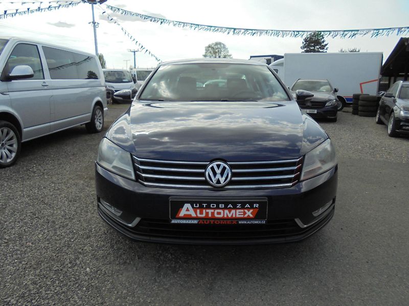Volkswagen Passat (2012) 1.4 TSI-90 kw- NAVI-8x AIRBAG - fotka 2 z 11