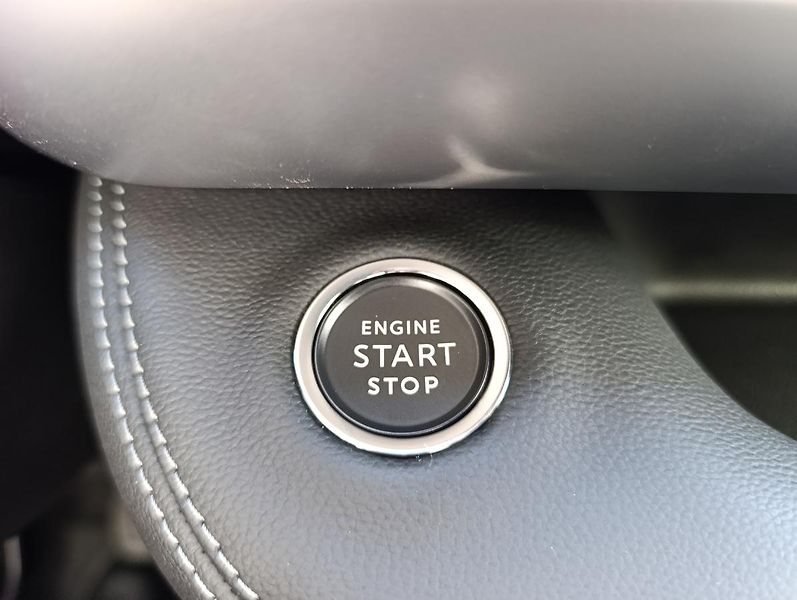 Jeep Avenger (2026) Altitude 1.2 Tur. e-Hybrid aut - fotka 21 z 29