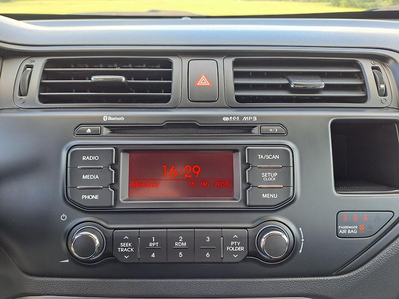 Kia Rio 1.3 PĚKNÝ STAV 1. MAJITEL - fotka 22 z 34