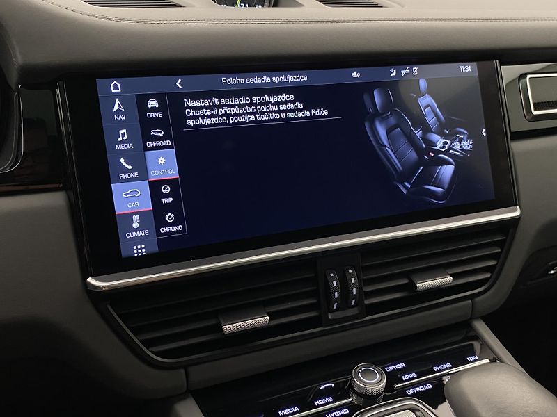 Porsche Cayenne E-HYBRID 250kW AWD AUT CZ - fotka 62 z 111
