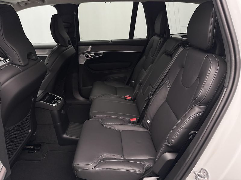 Volvo XC90 (2026) T8 AWD RECHARGE ULTRA DARK 7m - fotka 6 z 30