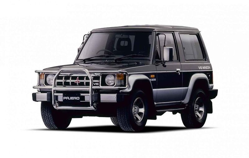 Mitsubishi Pajero při mezigeneračním setkání.