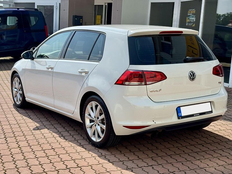 Volkswagen Golf (2014) 1.4TSI 103kW Highline - fotka 7 z 24