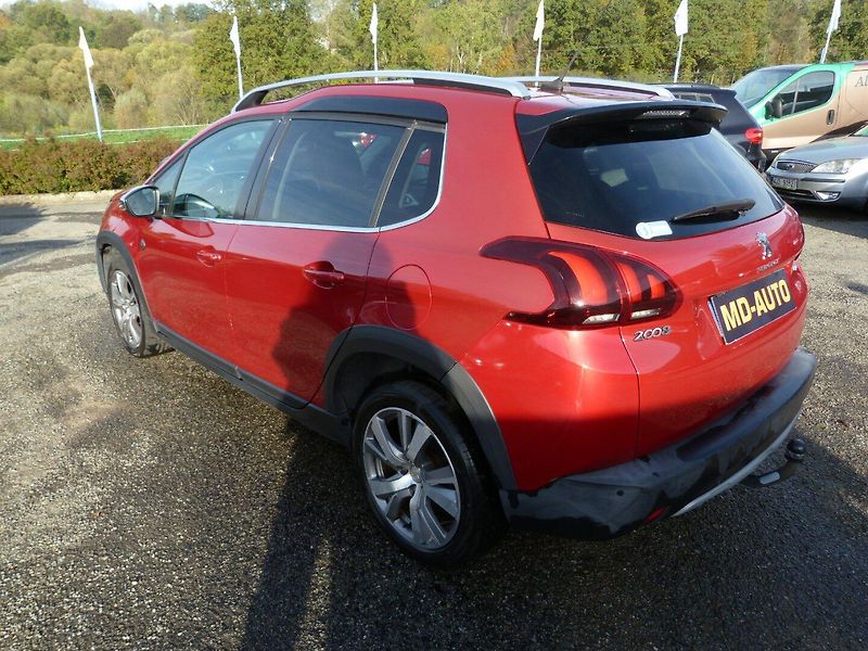 Peugeot 2008 1.2 PureTech Crossway 81 kw - fotka 7 z 20