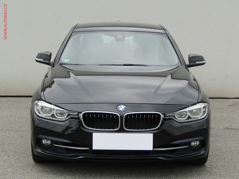BMW Řada 3 (2018) 1.5 i, 2.maj,ČR, servis - fotka 2 z 3