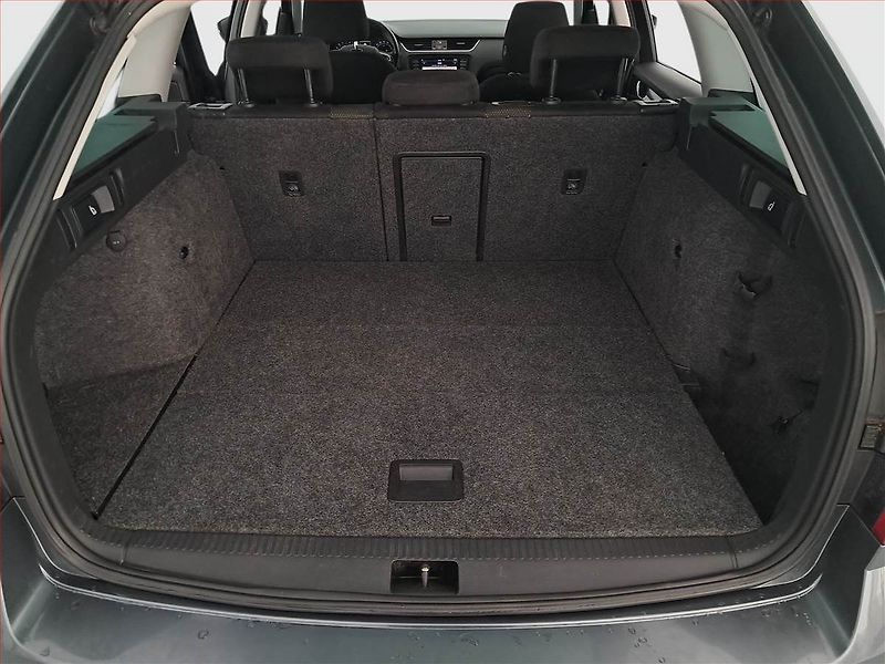 Škoda Octavia (2014) Scout 2.0 TDI, 4X4, Automat - fotka 14 z 19