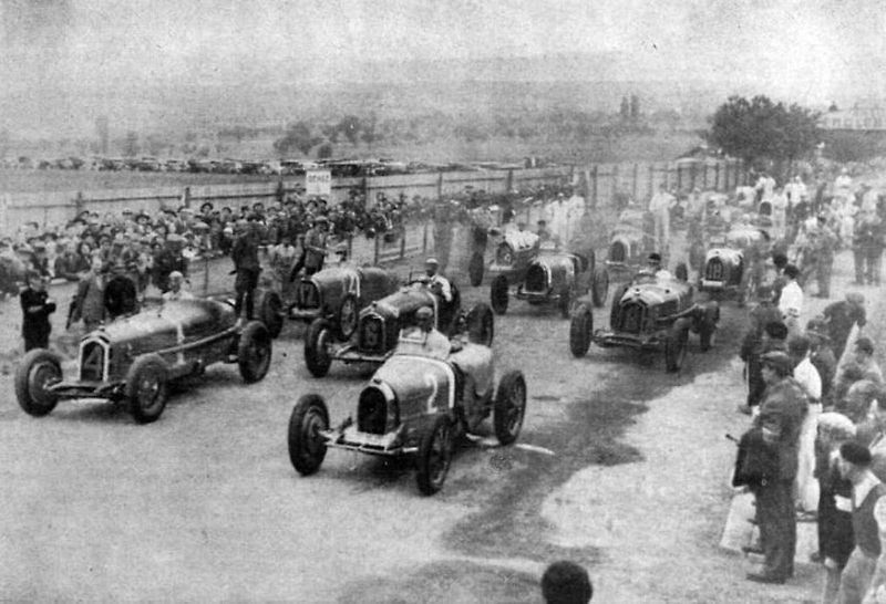 Louis Chiron jako vítěz Velké ceny Francie 1934. Od narození legendárního závodníka, který se stal velice populárním i v Československu, letos uplynulo 125 let.