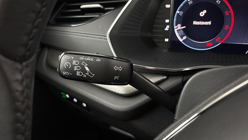 Škoda Octavia 2.0 TDI Ambition Combi - fotka 14 z 23