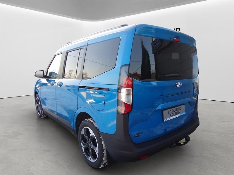 Ford Tourneo Courier (2025) Titanium 43kWh 100kW 136k EV - fotka 4 z 30