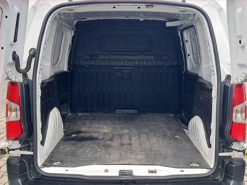 Toyota ProAce City (2021) 1.5 D4-D, ČR, 1Maj, DPH - fotka 12 z 15