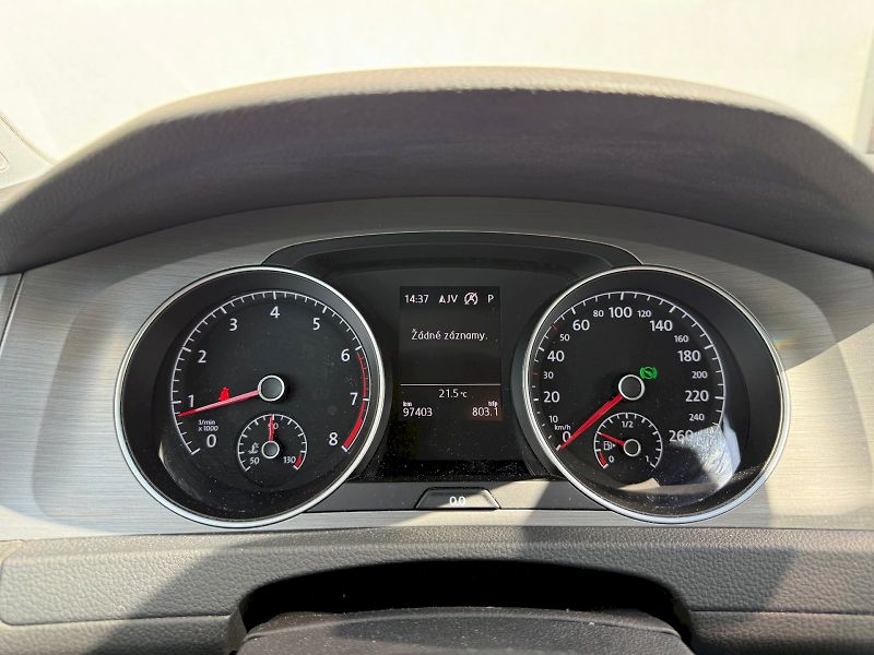 Volkswagen Golf (2017) VARIANT COMFORTLINE 1,4 TSI 7D - fotka 9 z 22