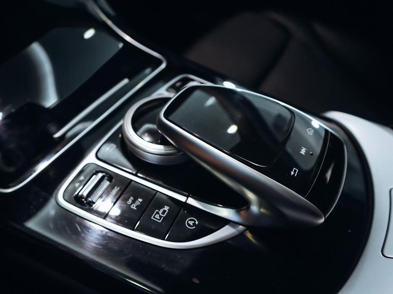 Mercedes-Benz Třídy C C 220d 4MATIC kombi - fotka 16 z 28