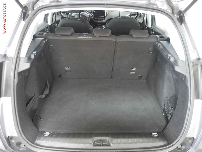Peugeot 2008 (2018) 1.2 PT, ČR, Active - fotka 7 z 19