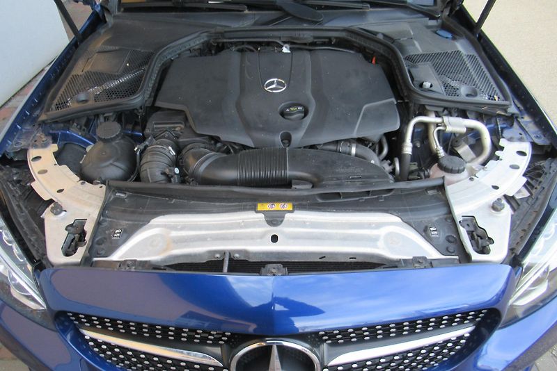 Mercedes-Benz Třídy C 220 CDi AUTOMAT TAŽNÉ  - fotka 23 z 24