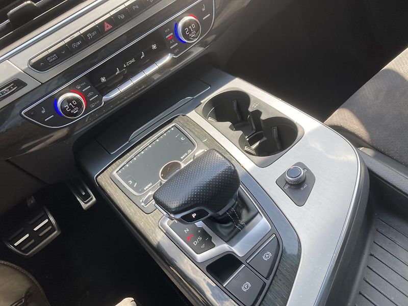 Audi Q7 (2018) 3.0 TDI quat, CZ, 1 maj, 7míst - fotka 14 z 36