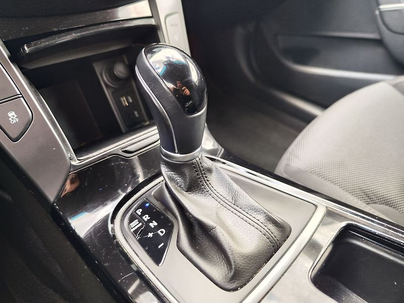 Hyundai i40 1.7 CRDI/104kW Experience AT - fotka 22 z 33
