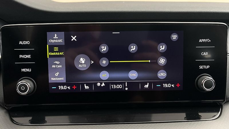 Škoda Octavia 2.0 TDI Ambition Combi - fotka 23 z 23