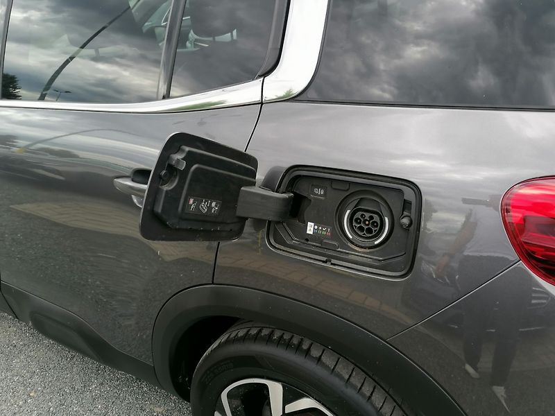 Citroën C5 Aircross (2021) 1.6 Hybrid Plug-in 225E - fotka 33 z 43