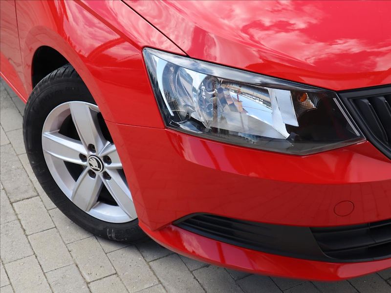 Škoda Fabia 1,0 MPI Active, Klima - fotka 29 z 35