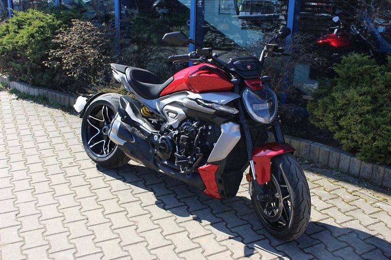 Ducati XDiavel (2025) V4  Burning Red 2025 SKLADEM n - fotka 2 z 13