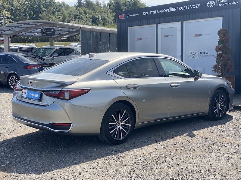 Lexus ES 300h 2.5HEV, ČR, Limited Edition - fotka 6 z 10