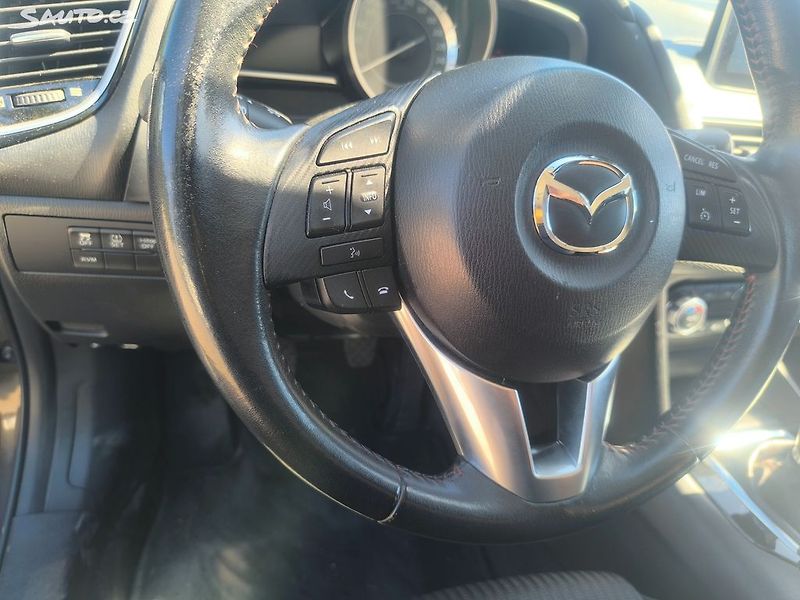 Mazda 3 20i,KRÁSNÁ,100KM,SERVISKA,1MAJ - fotka 19 z 27